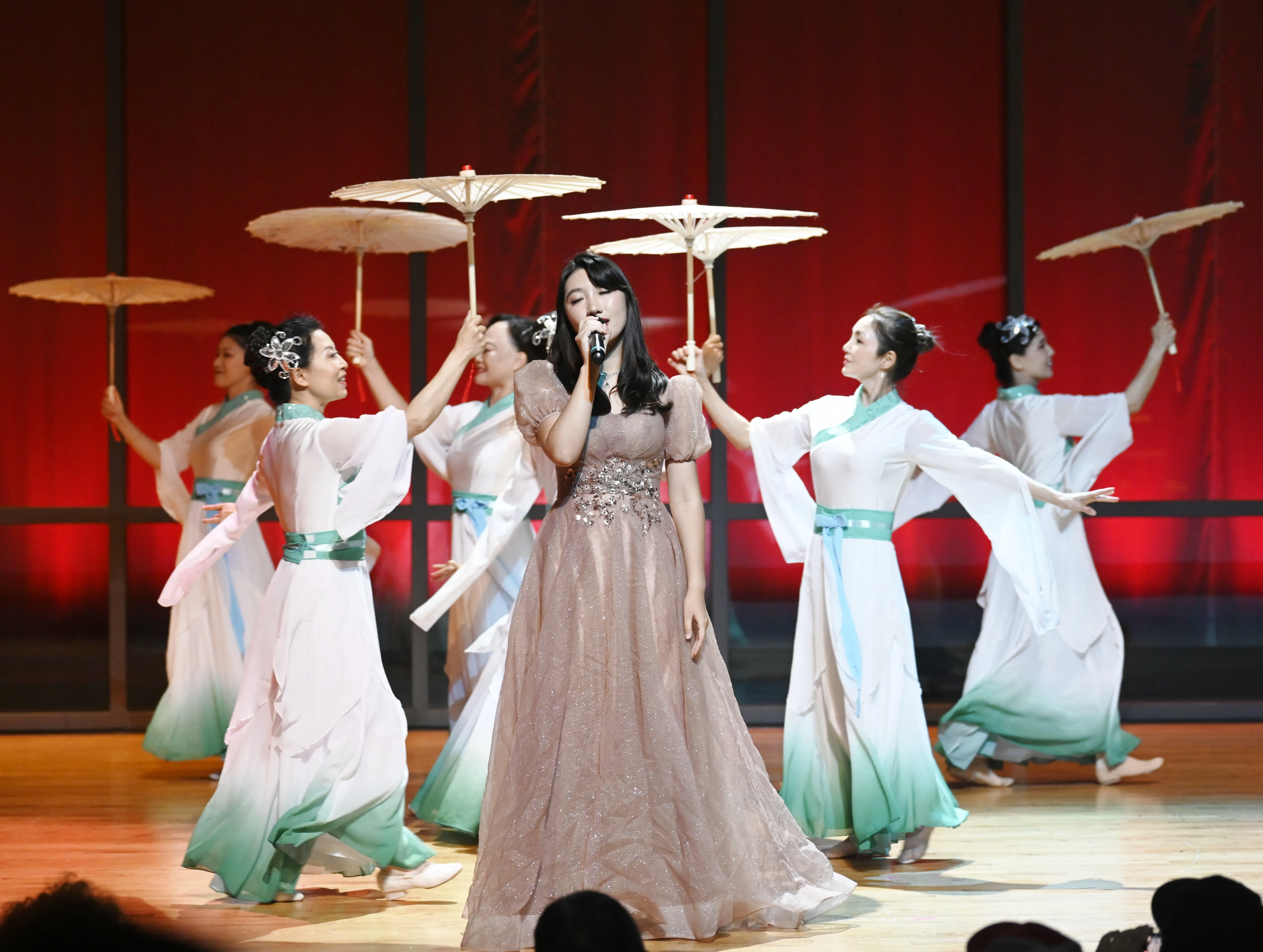 Han Wang Vocal Performance Stage
